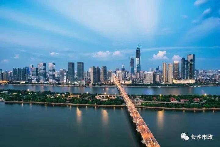 以城市，見未來；與城市，共成長(zhǎng)